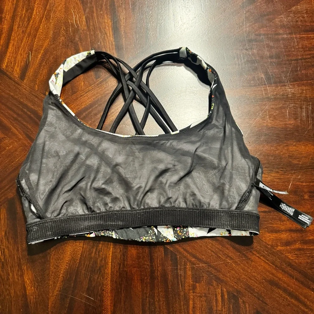 Victoria’s Secret Sport Strappy Back Sports‎ Bra Small Geometric Print